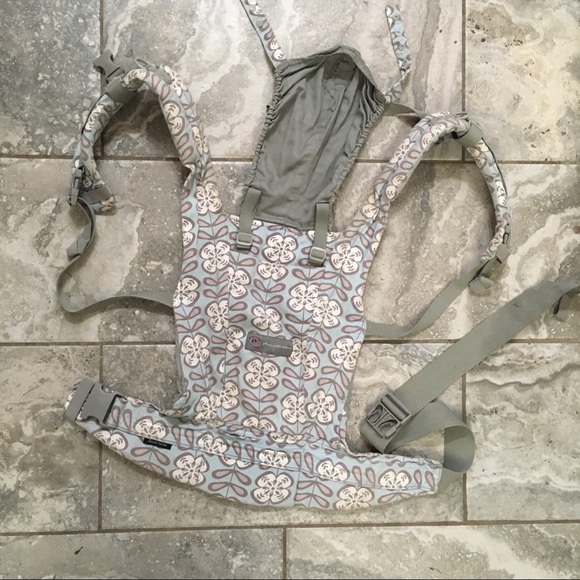 Petunia Pickle Bottom ergo baby carrier